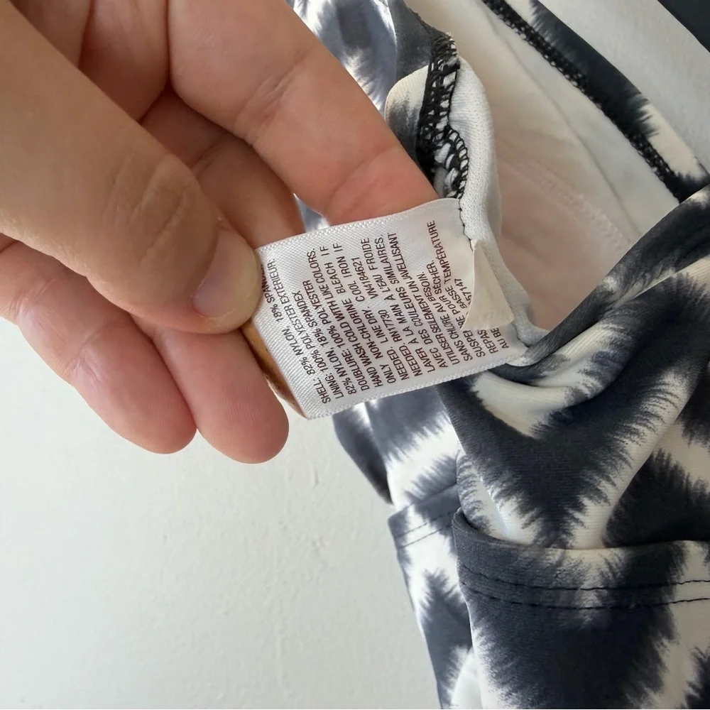 Liz‎ Lange Maternity One Piece Swimsuit XL - Picture 6 of 6